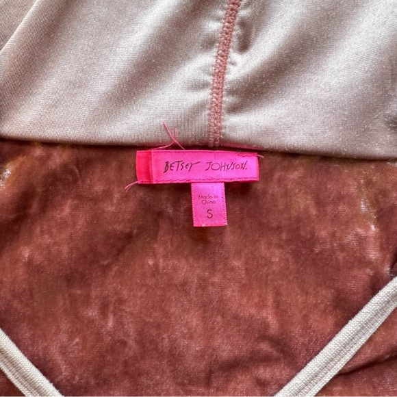 Betsey Johnson Crushed Velvet Hoodie Dress – Size Small - Picture 12 of 16